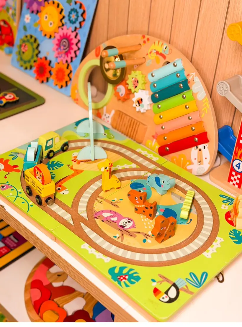 Mesa de jogos e atividades